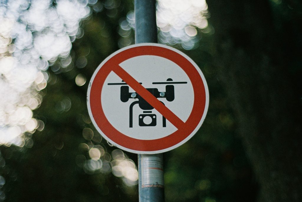 No drone flying sign